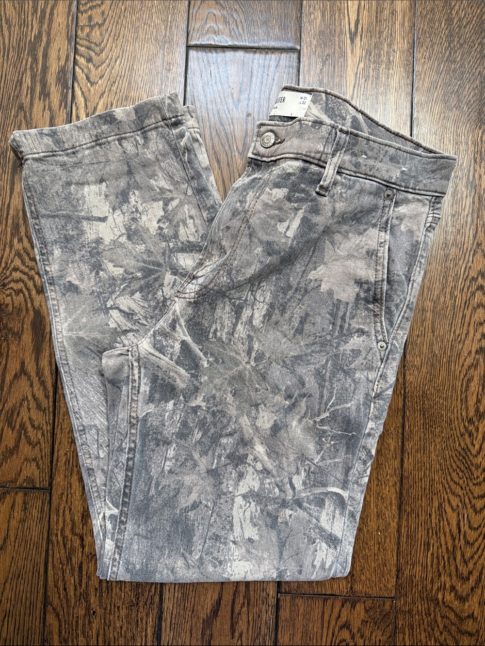 HOLLISTER Loose Pants 31W X 32L Camouflage Camo